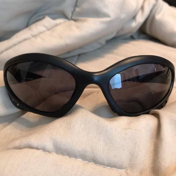 $10/ea-4/$20 Sporty Sunglasses with padded frames - Picture 1 of 6